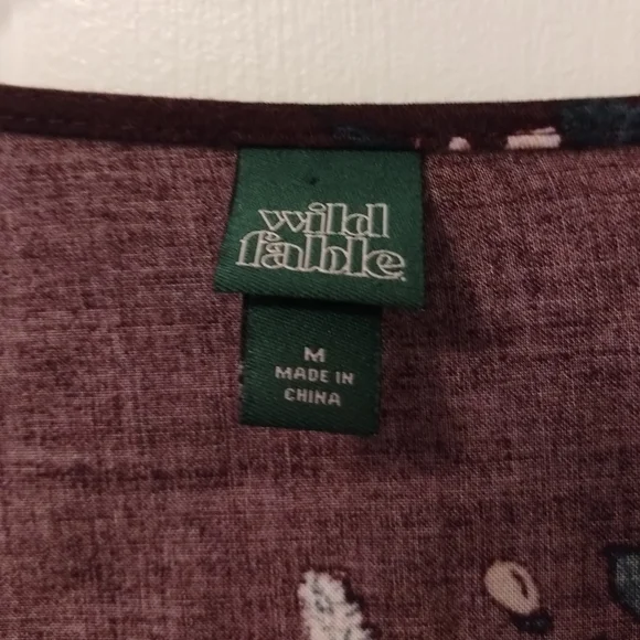 *5 for $20* Wild Fable floral wrap top - Picture 8 of 10